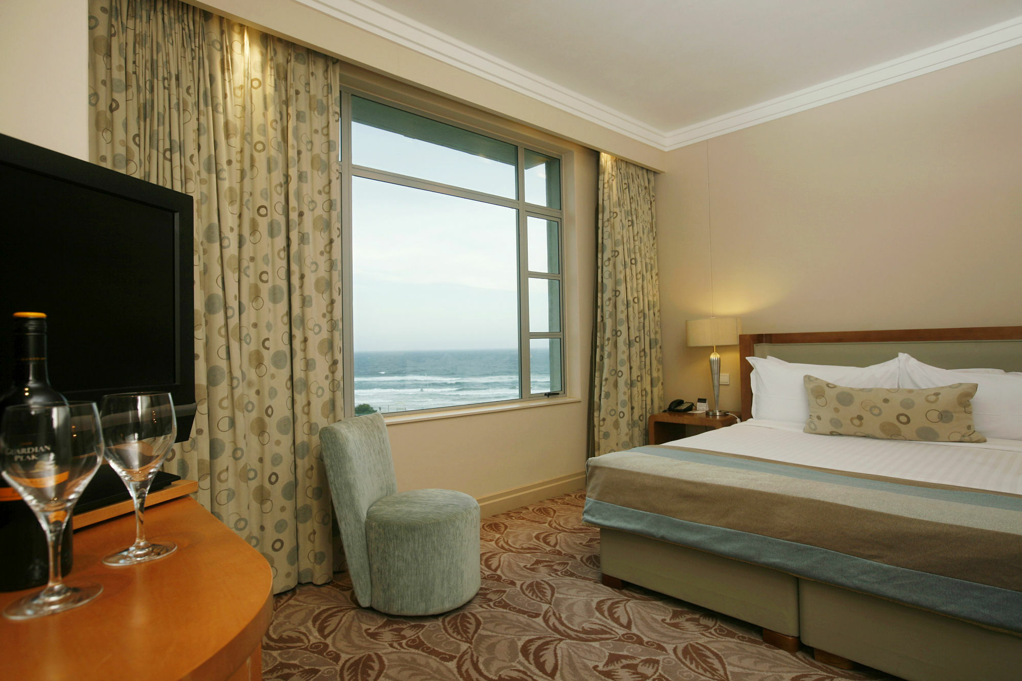 Suncoast Hotel & Towers, Durban (updated prices 2024)💸 Explore o ...